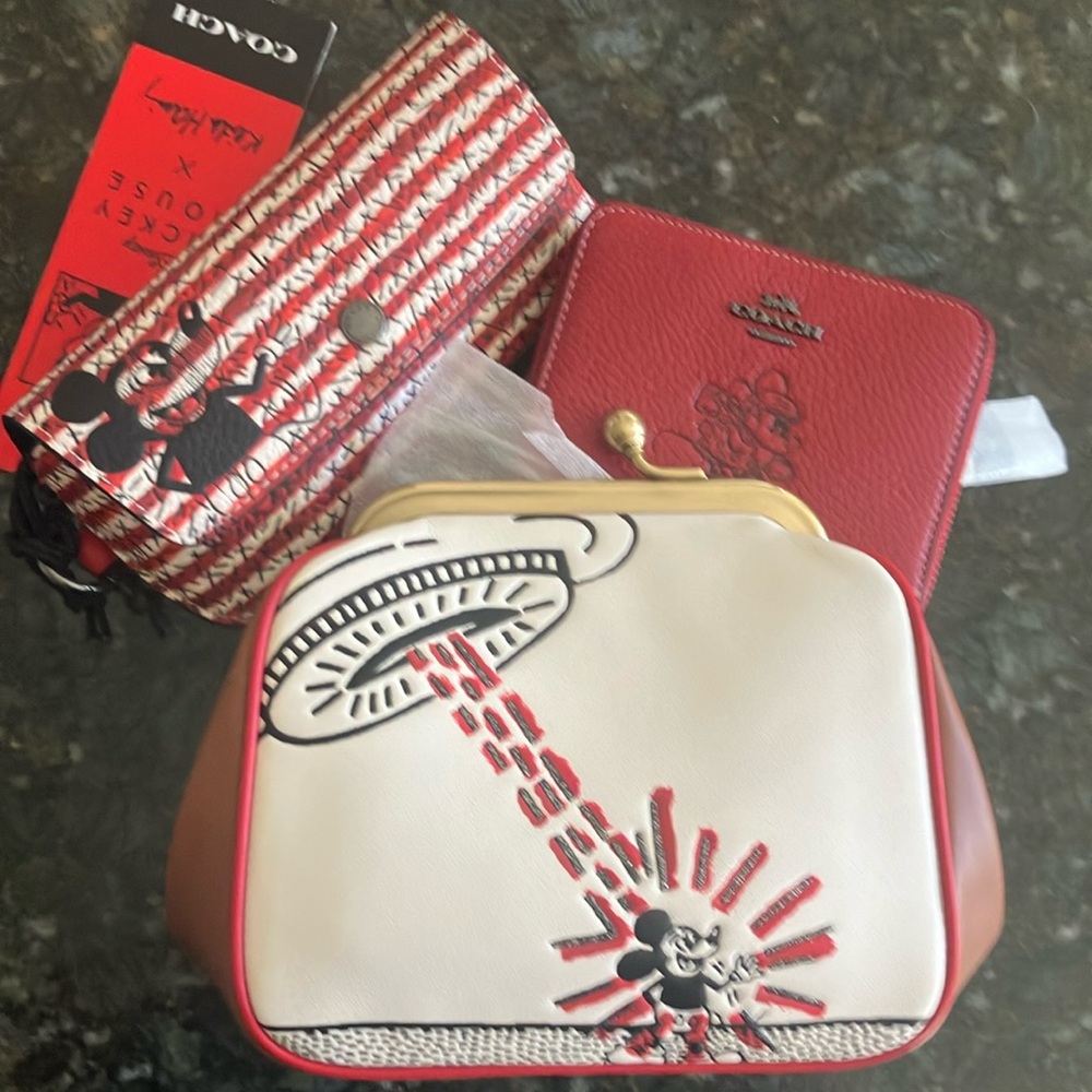NWT! Coach Disney KH LE Kisslock 4 set